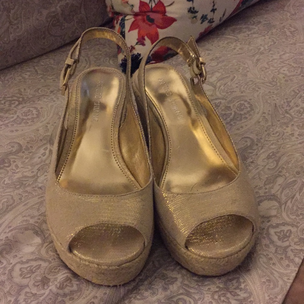 Peep Toe Slingback Wedges!